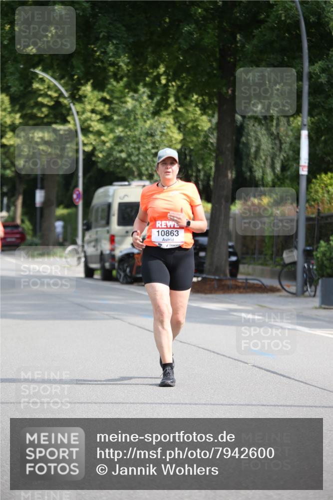 15.06.2025 - REWE Women's Run Jannik Wohlers http://msf.ph/oto/7942600 15.06.2025 10:00:44 Laufen 10863 meine-sportfotos.de