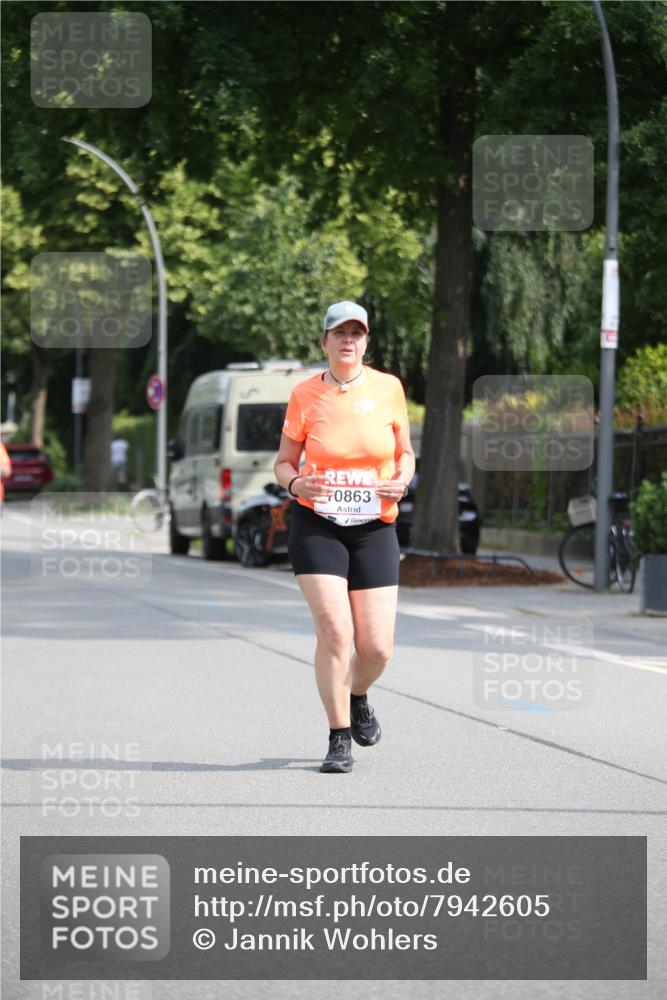 15.06.2025 - REWE Women's Run Jannik Wohlers http://msf.ph/oto/7942605 15.06.2025 10:00:44 Laufen 0863 meine-sportfotos.de