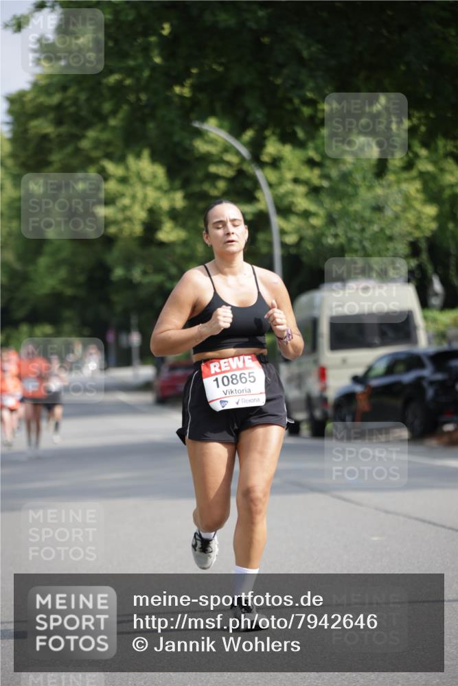 15.06.2025 - REWE Women's Run Jannik Wohlers http://msf.ph/oto/7942646 15.06.2025 08:46:49 Laufen 10865 meine-sportfotos.de