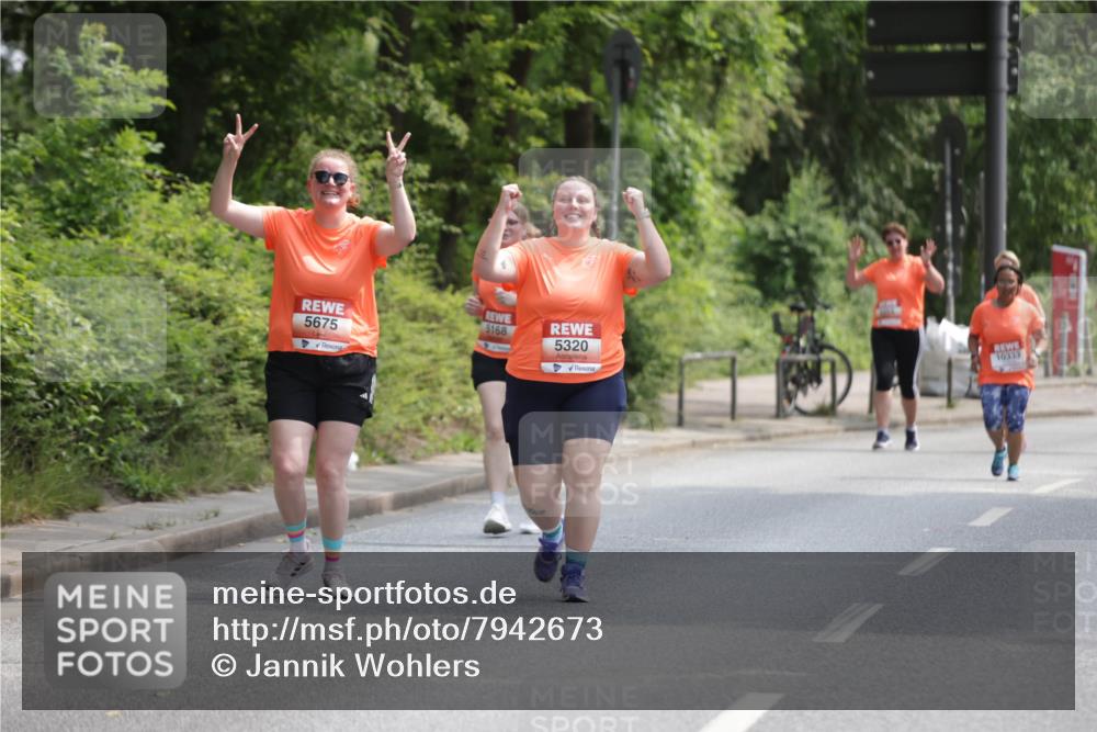 15.06.2025 - REWE Women's Run Jannik Wohlers http://msf.ph/oto/7942673 15.06.2025 10:16:08 Laufen 5675, 5168, 5320, 10333 meine-sportfotos.de