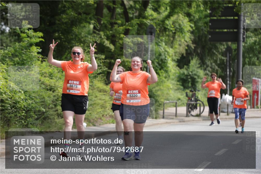 15.06.2025 - REWE Women's Run Jannik Wohlers http://msf.ph/oto/7942687 15.06.2025 10:16:08 Laufen 5675, 5320, 5168, 1032, 7 meine-sportfotos.de
