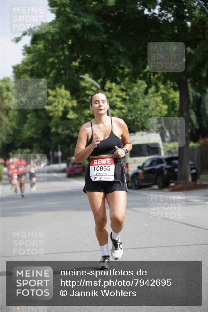 15.06.2025 - REWE Women's Run Jannik Wohlers http://msf.ph/oto/7942695 15.06.2025 08:46:49 Laufen 10865 meine-sportfotos.de