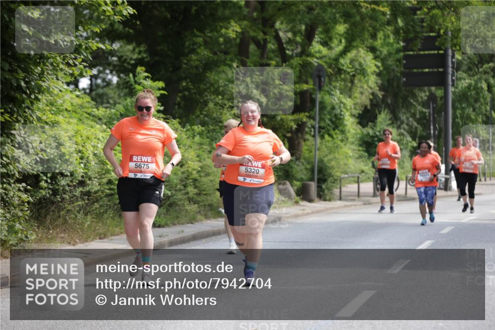 15.06.2025 - REWE Women's Run Jannik Wohlers http://msf.ph/oto/7942704 15.06.2025 10:16:11 Laufen 5675, 5320, 10333 meine-sportfotos.de