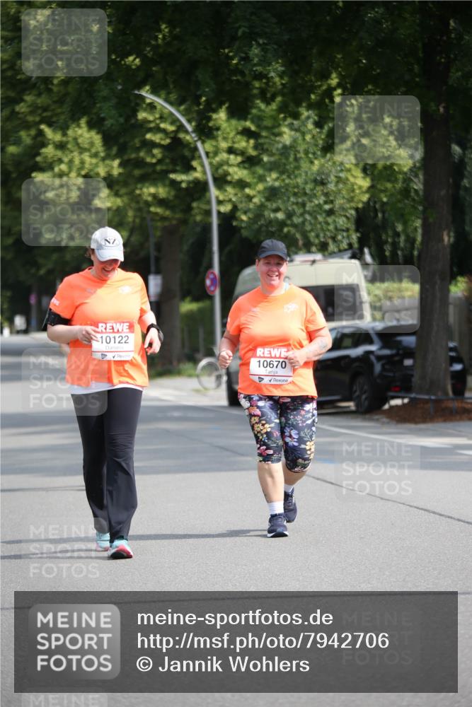 15.06.2025 - REWE Women's Run Jannik Wohlers http://msf.ph/oto/7942706 15.06.2025 10:00:54 Laufen 10122, 10670 meine-sportfotos.de