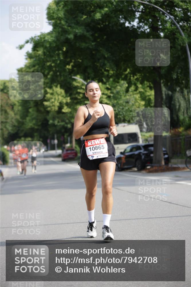 15.06.2025 - REWE Women's Run Jannik Wohlers http://msf.ph/oto/7942708 15.06.2025 08:46:49 Laufen 10865 meine-sportfotos.de