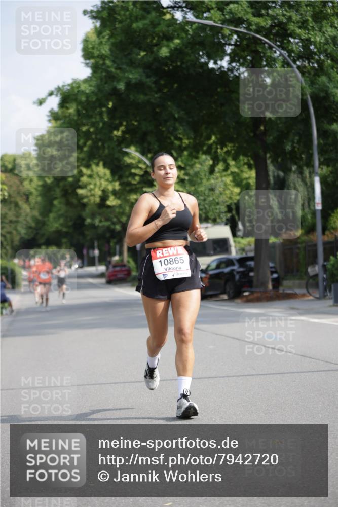 15.06.2025 - REWE Women's Run Jannik Wohlers http://msf.ph/oto/7942720 15.06.2025 08:46:49 Laufen 10865 meine-sportfotos.de