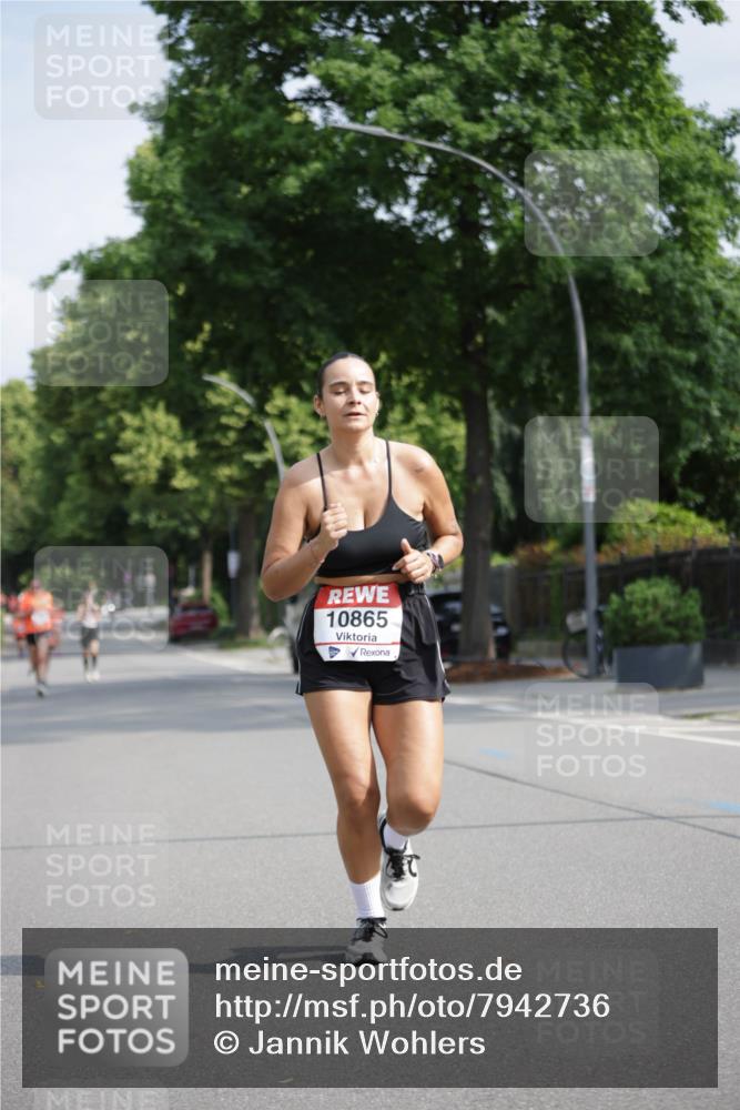 15.06.2025 - REWE Women's Run Jannik Wohlers http://msf.ph/oto/7942736 15.06.2025 08:46:50 Laufen 10865 meine-sportfotos.de