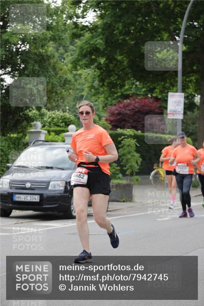15.06.2025 - REWE Women's Run Jannik Wohlers http://msf.ph/oto/7942745 15.06.2025 08:28:44 Laufen 1043, 10682, 10415 meine-sportfotos.de