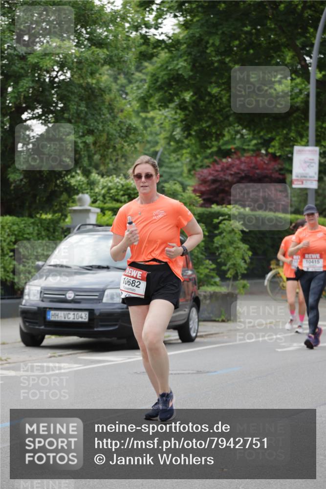 15.06.2025 - REWE Women's Run Jannik Wohlers http://msf.ph/oto/7942751 15.06.2025 08:28:44 Laufen 1043, 10682, 1107, 10415 meine-sportfotos.de