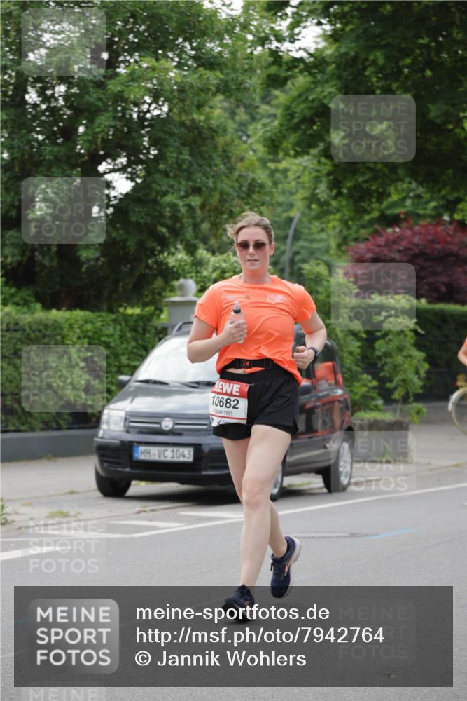 15.06.2025 - REWE Women's Run Jannik Wohlers http://msf.ph/oto/7942764 15.06.2025 08:28:44 Laufen 1043, 10682 meine-sportfotos.de