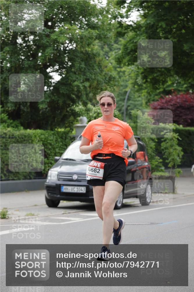 15.06.2025 - REWE Women's Run Jannik Wohlers http://msf.ph/oto/7942771 15.06.2025 08:28:44 Laufen 1043, 10682 meine-sportfotos.de