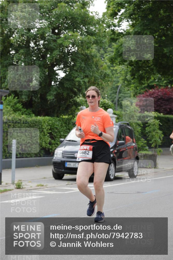 15.06.2025 - REWE Women's Run Jannik Wohlers http://msf.ph/oto/7942783 15.06.2025 08:28:44 Laufen 1, 10682 meine-sportfotos.de
