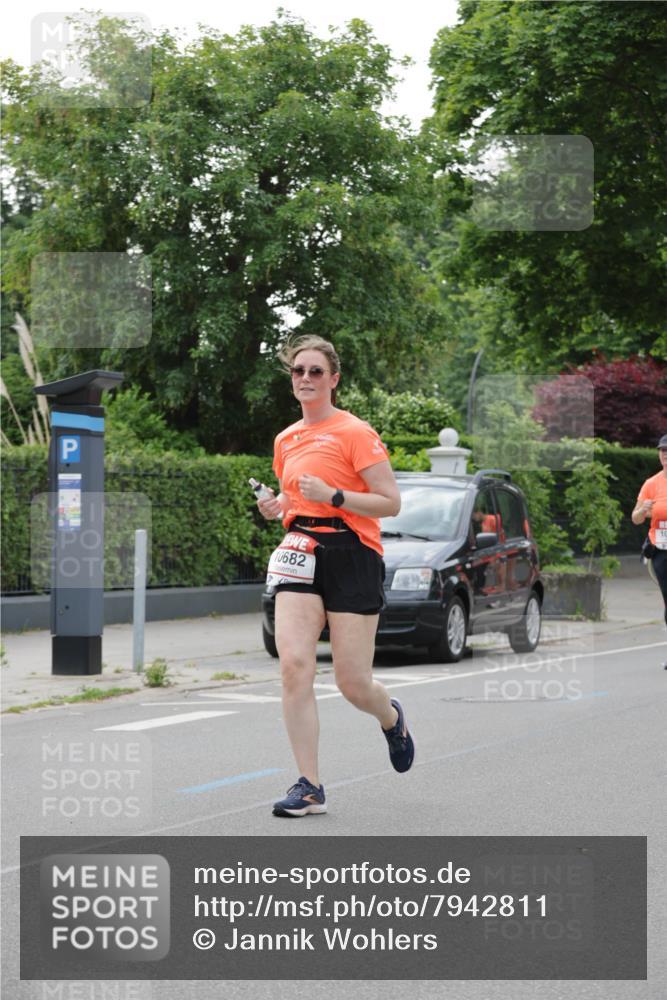 15.06.2025 - REWE Women's Run Jannik Wohlers http://msf.ph/oto/7942811 15.06.2025 08:28:44 Laufen 10682 meine-sportfotos.de
