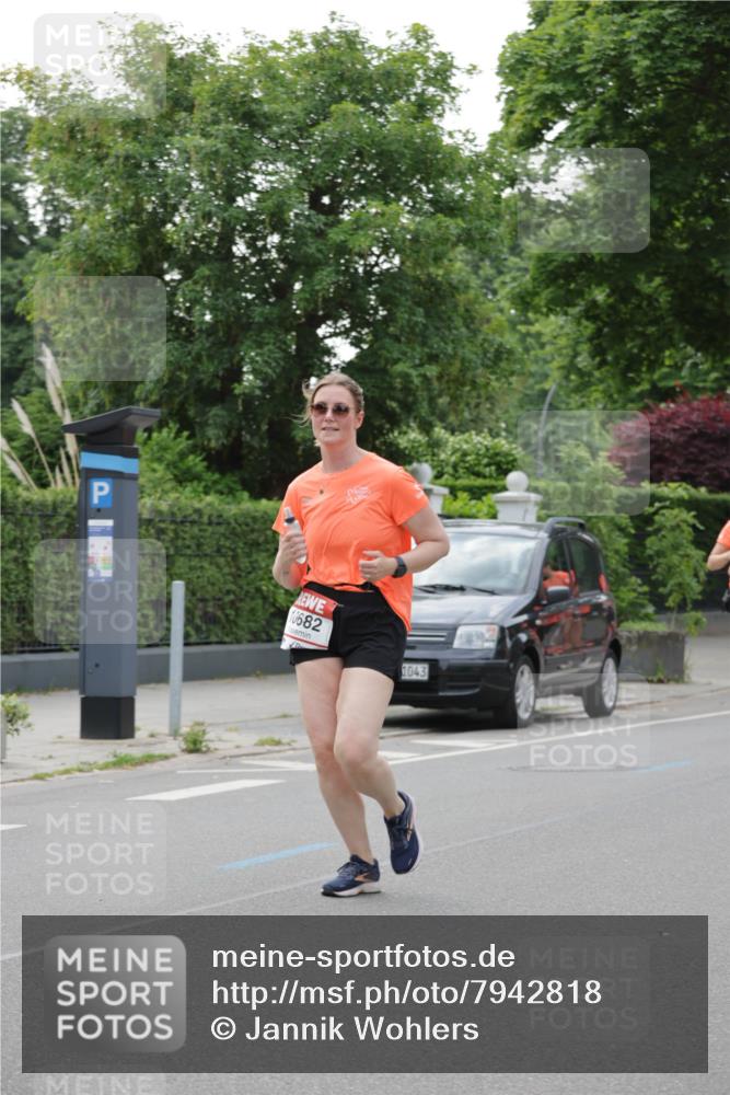 15.06.2025 - REWE Women's Run Jannik Wohlers http://msf.ph/oto/7942818 15.06.2025 08:28:45 Laufen 10682 meine-sportfotos.de