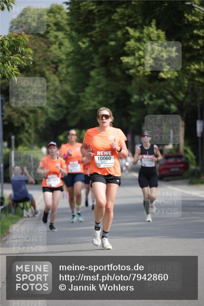 15.06.2025 - REWE Women's Run Jannik Wohlers http://msf.ph/oto/7942860 15.06.2025 08:46:55 Laufen 10325, 10060, 1044 meine-sportfotos.de