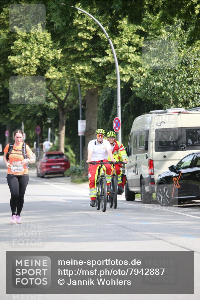 15.06.2025 - REWE Women's Run Jannik Wohlers http://msf.ph/oto/7942887 15.06.2025 10:01:08 Laufen 10636 meine-sportfotos.de