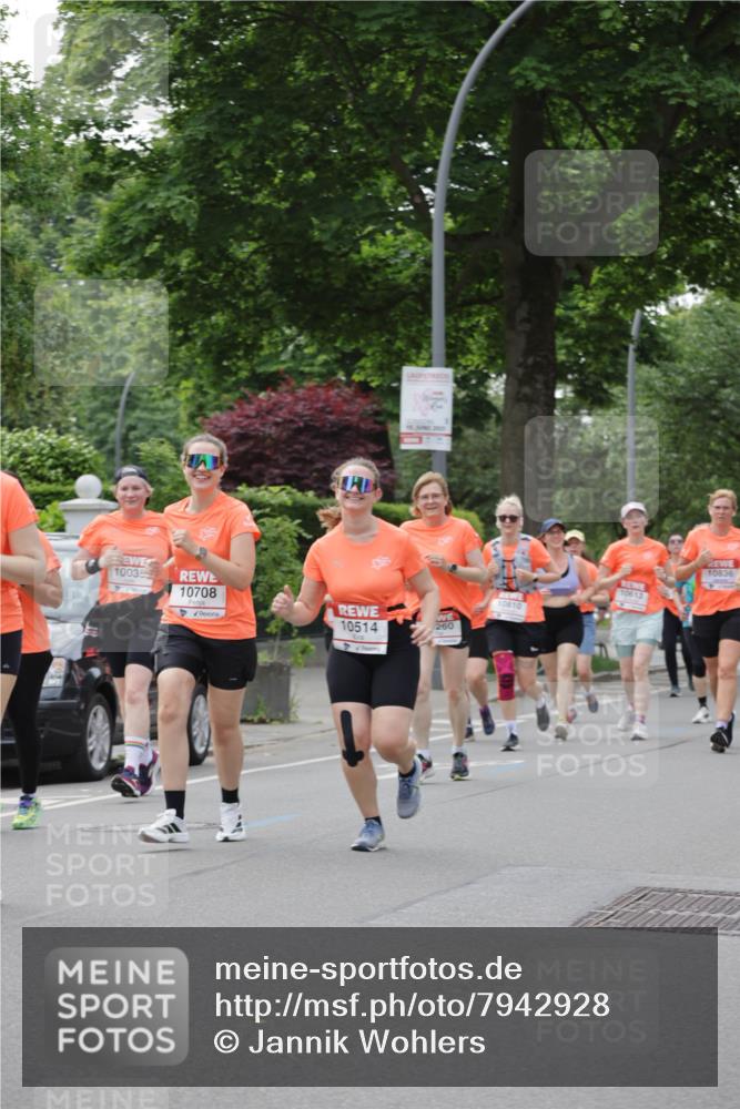15.06.2025 - REWE Women's Run Jannik Wohlers http://msf.ph/oto/7942928 15.06.2025 08:28:49 Laufen 10035, 10836, 10613, 10708, 10810, 10514, 260 meine-sportfotos.de