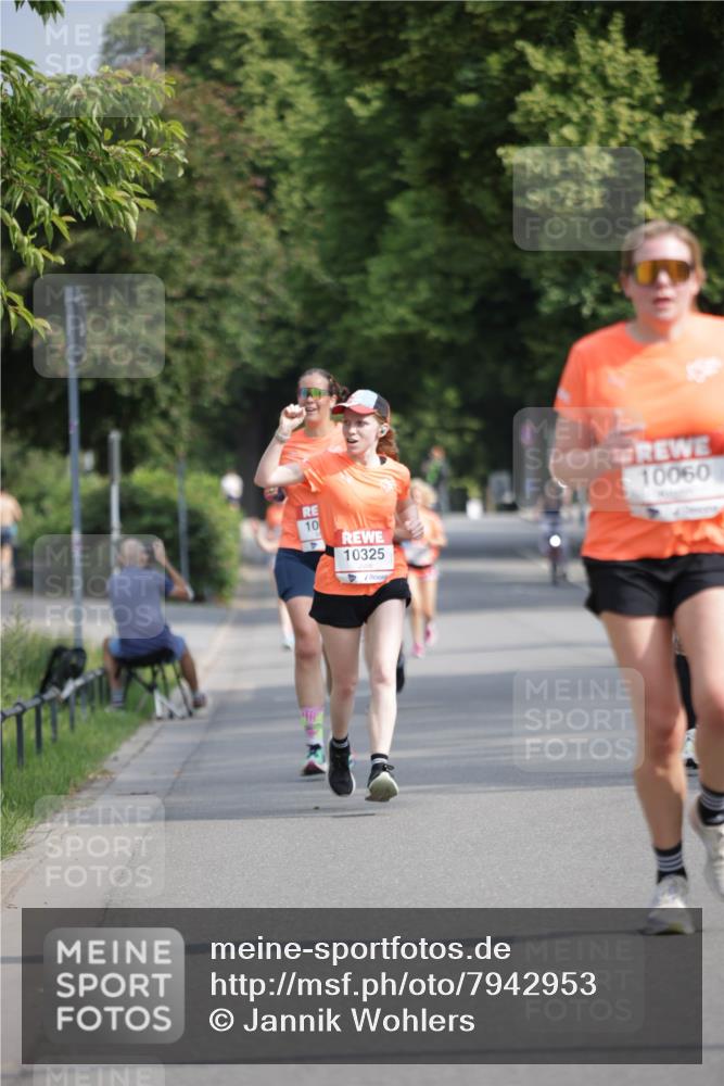15.06.2025 - REWE Women's Run Jannik Wohlers http://msf.ph/oto/7942953 15.06.2025 08:46:57 Laufen 10, 10325, 10060 meine-sportfotos.de