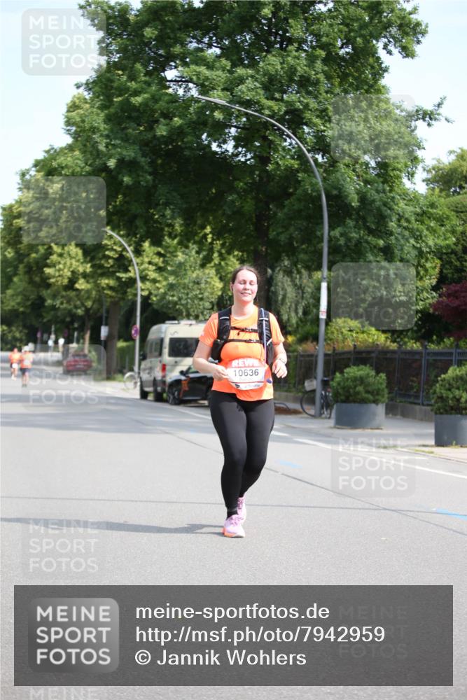 15.06.2025 - REWE Women's Run Jannik Wohlers http://msf.ph/oto/7942959 15.06.2025 10:01:19 Laufen 10636 meine-sportfotos.de