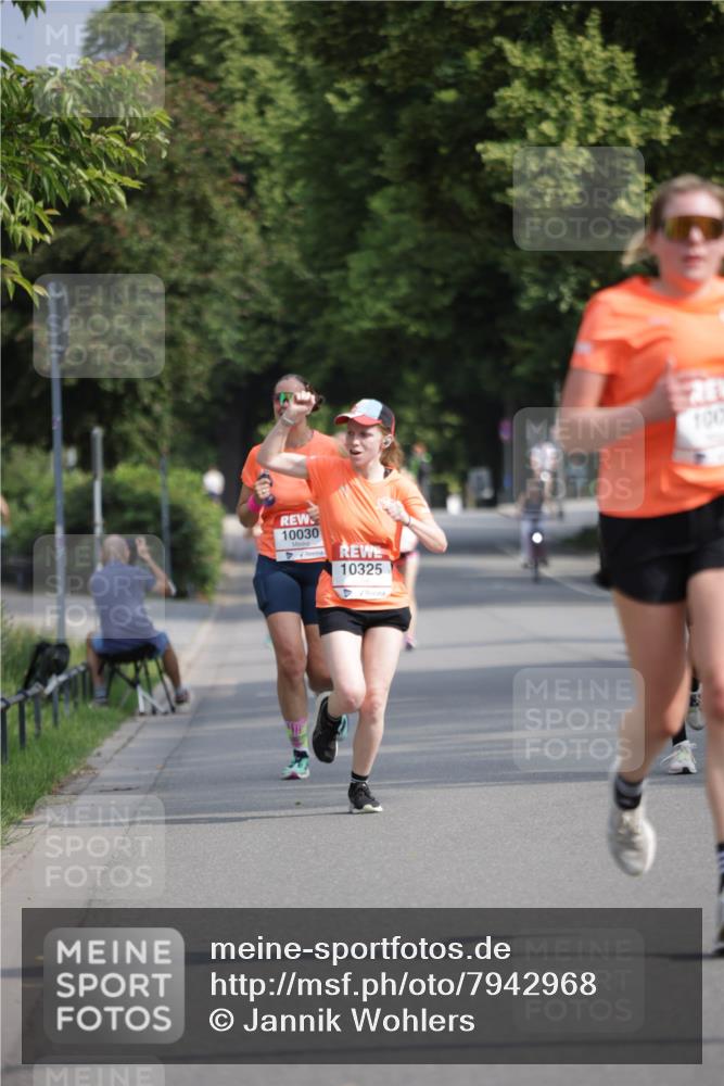15.06.2025 - REWE Women's Run Jannik Wohlers http://msf.ph/oto/7942968 15.06.2025 08:46:57 Laufen 10030, 10325 meine-sportfotos.de