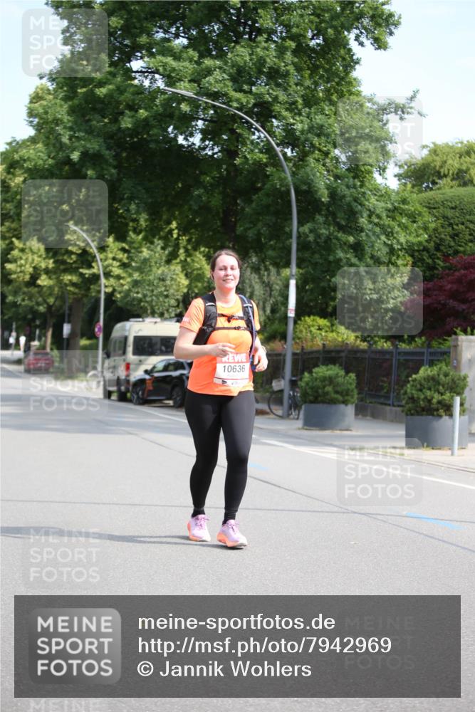 15.06.2025 - REWE Women's Run Jannik Wohlers http://msf.ph/oto/7942969 15.06.2025 10:01:19 Laufen 10636 meine-sportfotos.de
