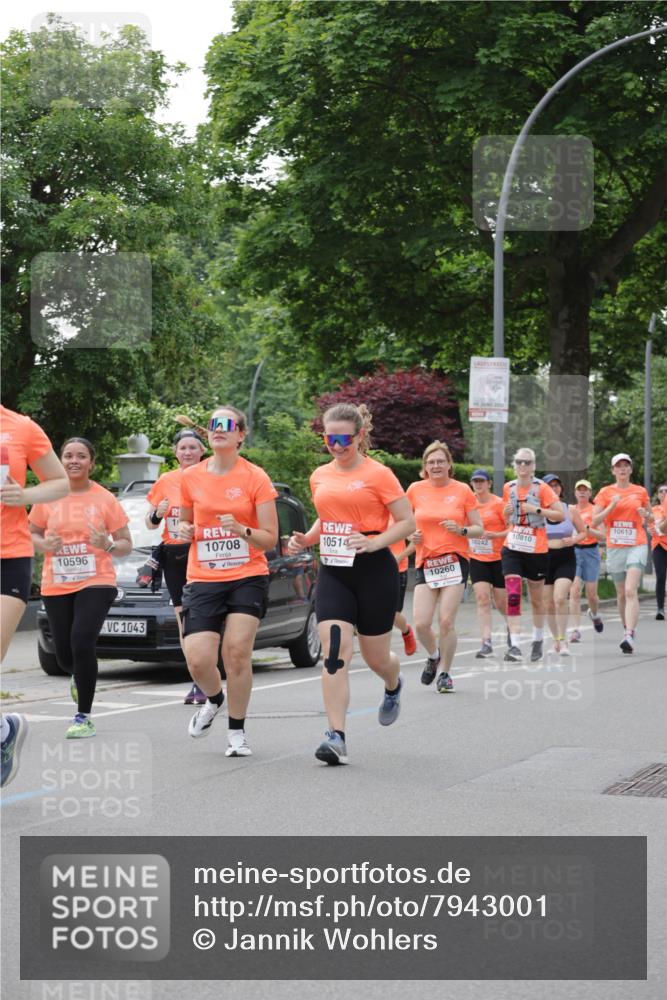 15.06.2025 - REWE Women's Run Jannik Wohlers http://msf.ph/oto/7943001 15.06.2025 08:28:49 Laufen 10596, 1043, 10708, 10514, 10260, 10613, 10810, 10242 meine-sportfotos.de