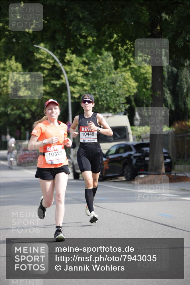 15.06.2025 - REWE Women's Run Jannik Wohlers http://msf.ph/oto/7943035 15.06.2025 08:47:00 Laufen 10325, 10449 meine-sportfotos.de