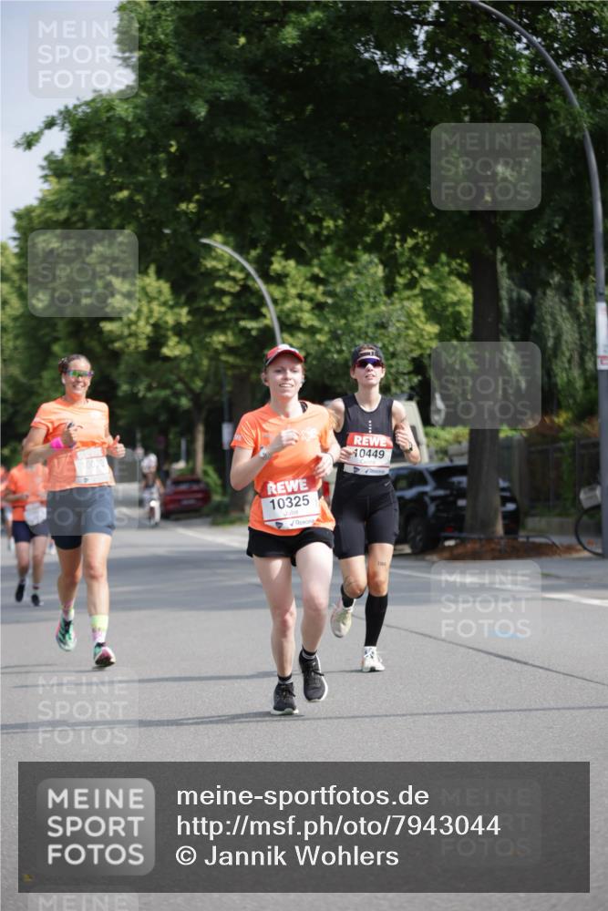 15.06.2025 - REWE Women's Run Jannik Wohlers http://msf.ph/oto/7943044 15.06.2025 08:47:00 Laufen 10449, 10325 meine-sportfotos.de