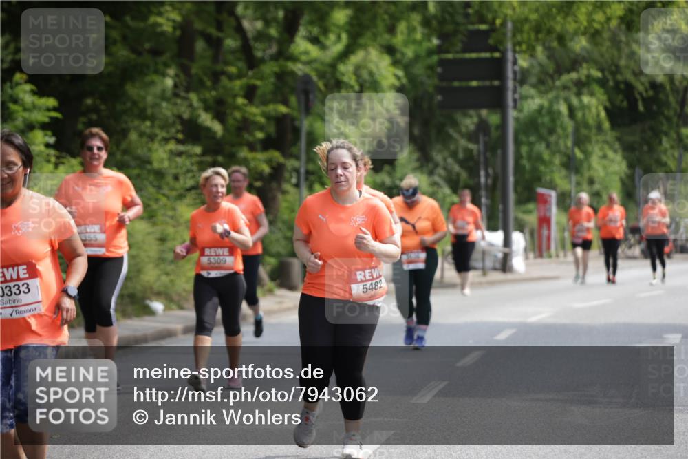 15.06.2025 - REWE Women's Run Jannik Wohlers http://msf.ph/oto/7943062 15.06.2025 10:16:22 Laufen 0333, 1355, 5309, 5482 meine-sportfotos.de