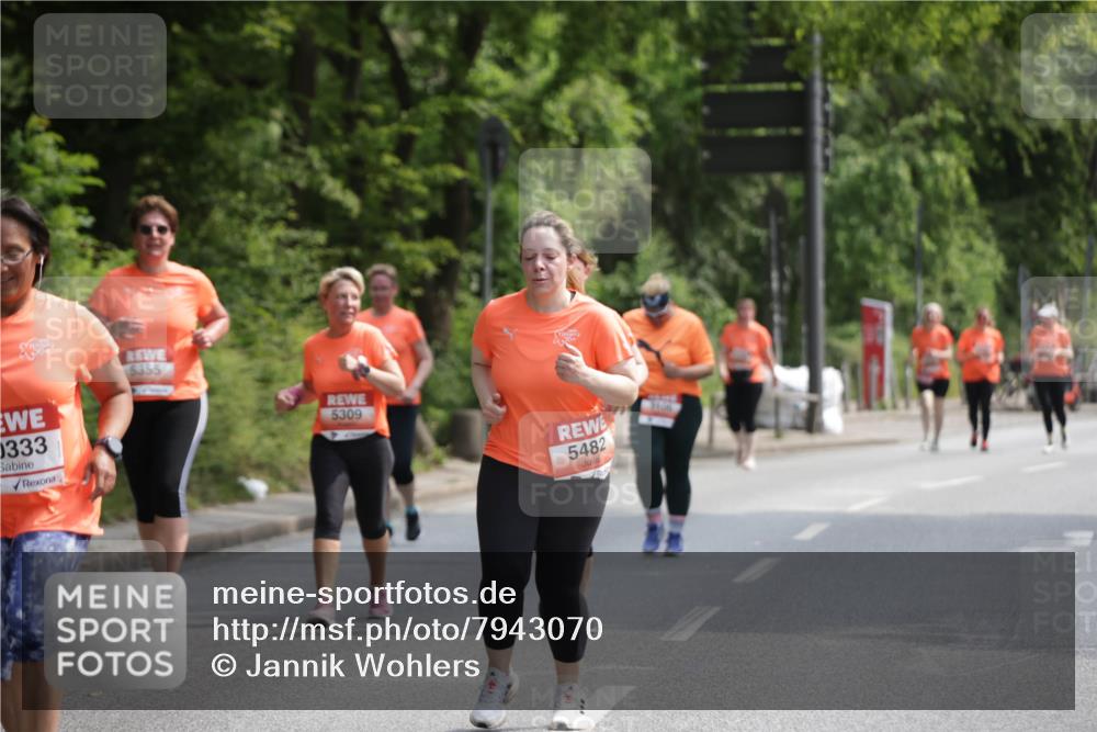 15.06.2025 - REWE Women's Run Jannik Wohlers http://msf.ph/oto/7943070 15.06.2025 10:16:22 Laufen 5355, 0333, 5309, 5482 meine-sportfotos.de