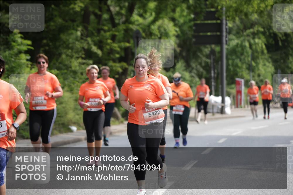 15.06.2025 - REWE Women's Run Jannik Wohlers http://msf.ph/oto/7943094 15.06.2025 10:16:22 Laufen 3, 5355, 5309, 5482 meine-sportfotos.de