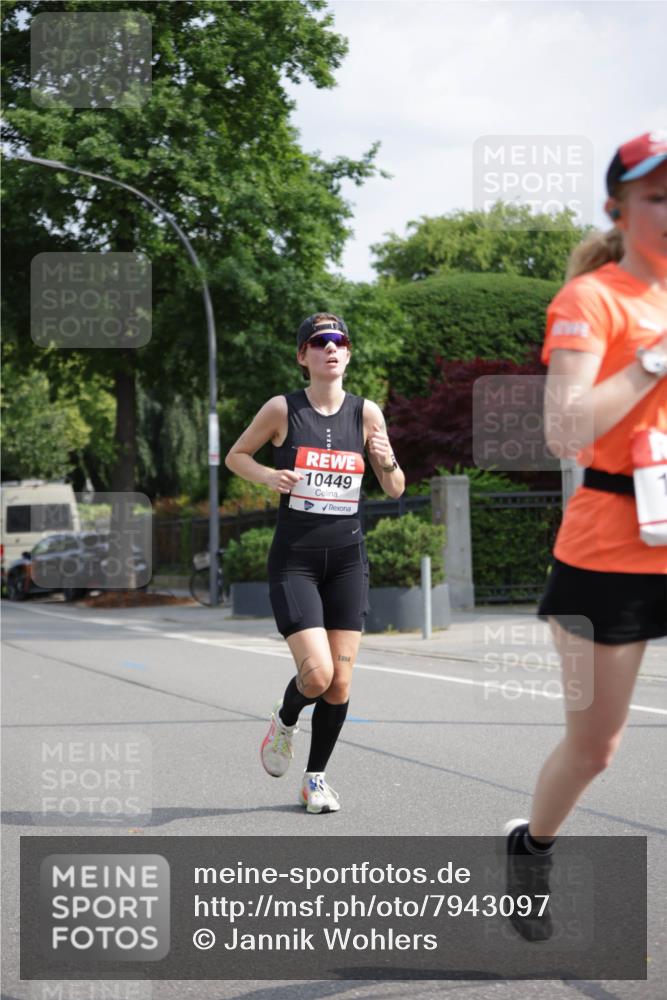 15.06.2025 - REWE Women's Run Jannik Wohlers http://msf.ph/oto/7943097 15.06.2025 08:47:02 Laufen 10449 meine-sportfotos.de