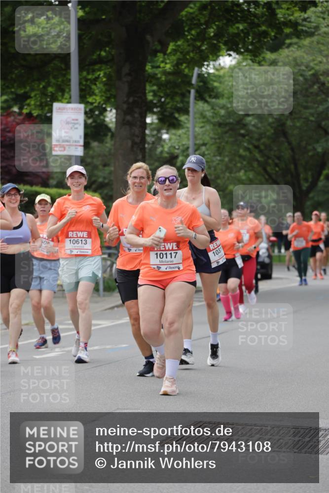 15.06.2025 - REWE Women's Run Jannik Wohlers http://msf.ph/oto/7943108 15.06.2025 08:28:51 Laufen 10613, 10117, 1031 meine-sportfotos.de