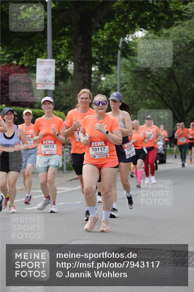 15.06.2025 - REWE Women's Run Jannik Wohlers http://msf.ph/oto/7943117 15.06.2025 08:28:52 Laufen 10613, 10117, 10311 meine-sportfotos.de