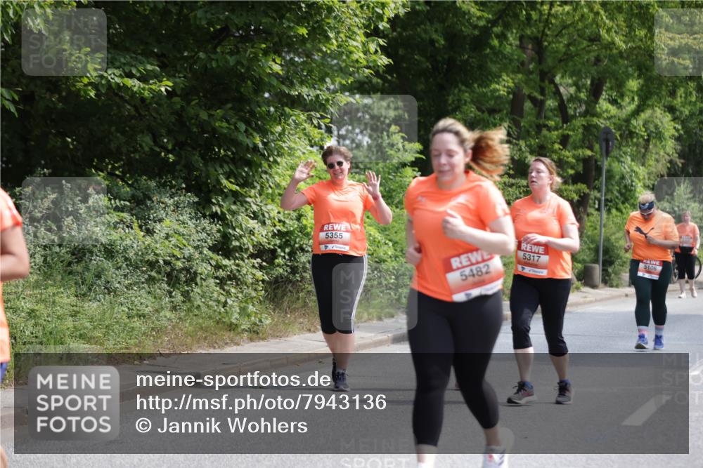 15.06.2025 - REWE Women's Run Jannik Wohlers http://msf.ph/oto/7943136 15.06.2025 10:16:24 Laufen 5355, 5482, 5317, 5106 meine-sportfotos.de