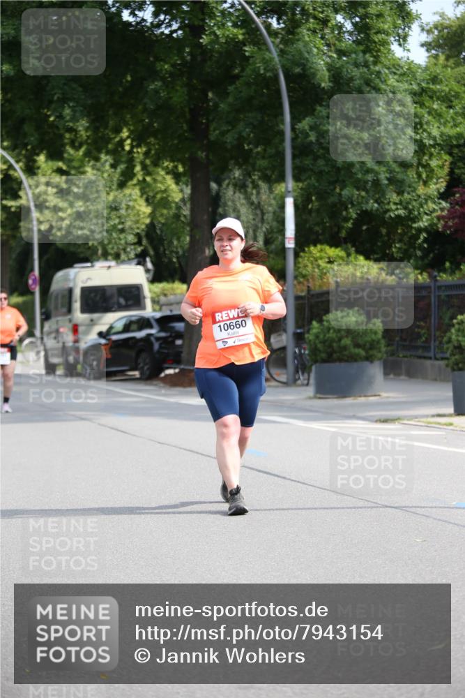 15.06.2025 - REWE Women's Run Jannik Wohlers http://msf.ph/oto/7943154 15.06.2025 10:01:42 Laufen 10660 meine-sportfotos.de