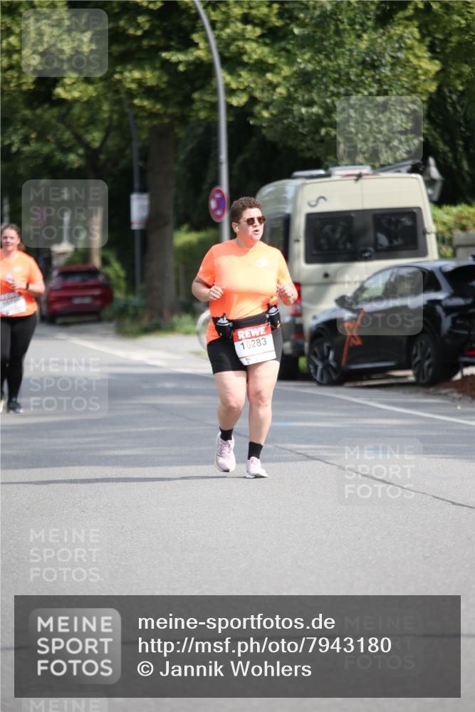 15.06.2025 - REWE Women's Run Jannik Wohlers http://msf.ph/oto/7943180 15.06.2025 10:01:44 Laufen 10720, 10283 meine-sportfotos.de