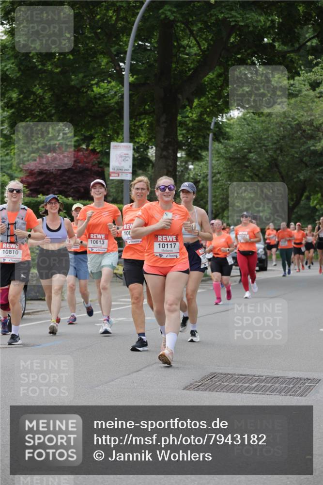 15.06.2025 - REWE Women's Run Jannik Wohlers http://msf.ph/oto/7943182 15.06.2025 08:28:52 Laufen 10810, 15, 2825, 10613, 108, 10117, 10587 meine-sportfotos.de