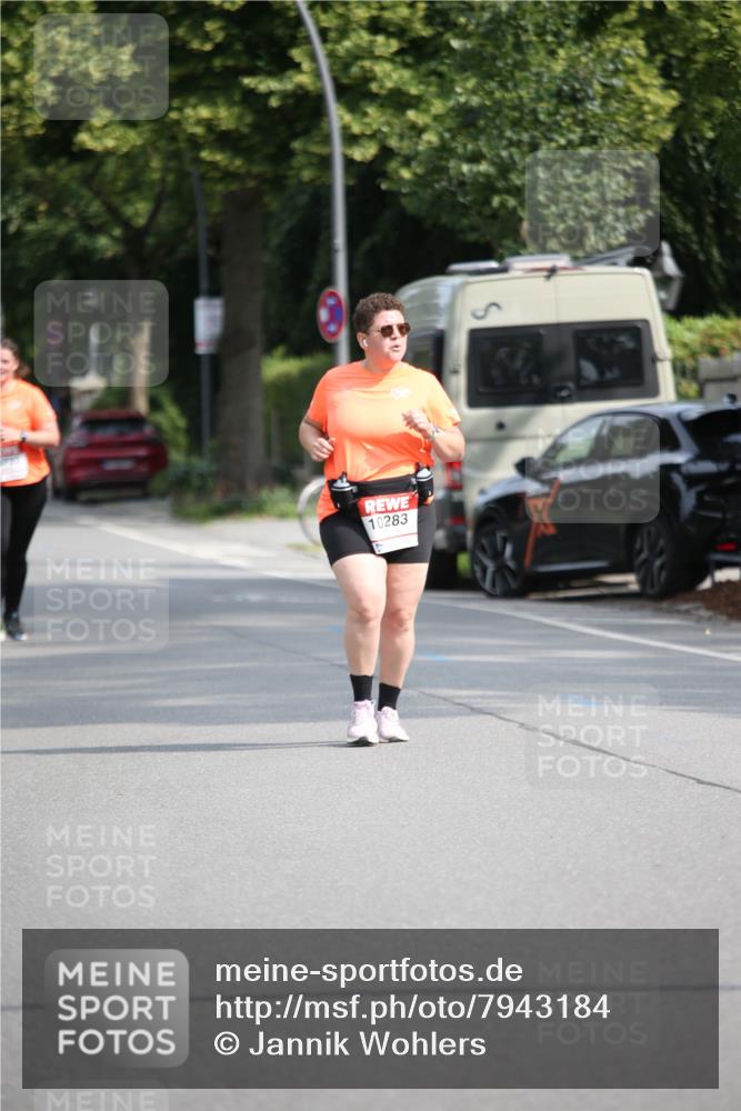 15.06.2025 - REWE Women's Run Jannik Wohlers http://msf.ph/oto/7943184 15.06.2025 10:01:44 Laufen 10283 meine-sportfotos.de