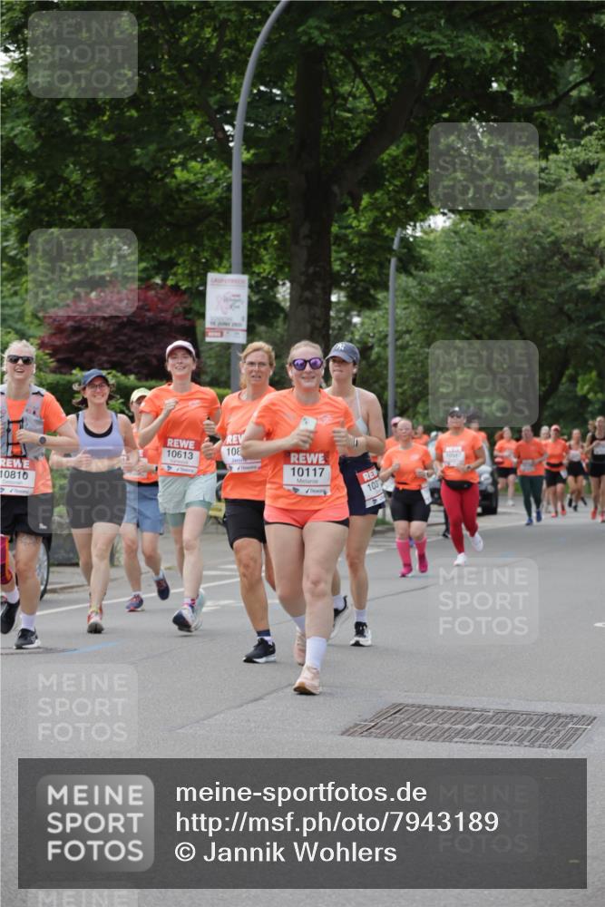 15.06.2025 - REWE Women's Run Jannik Wohlers http://msf.ph/oto/7943189 15.06.2025 08:28:52 Laufen 10810, 2005, 10613, 108, 10117, 103, 10587 meine-sportfotos.de