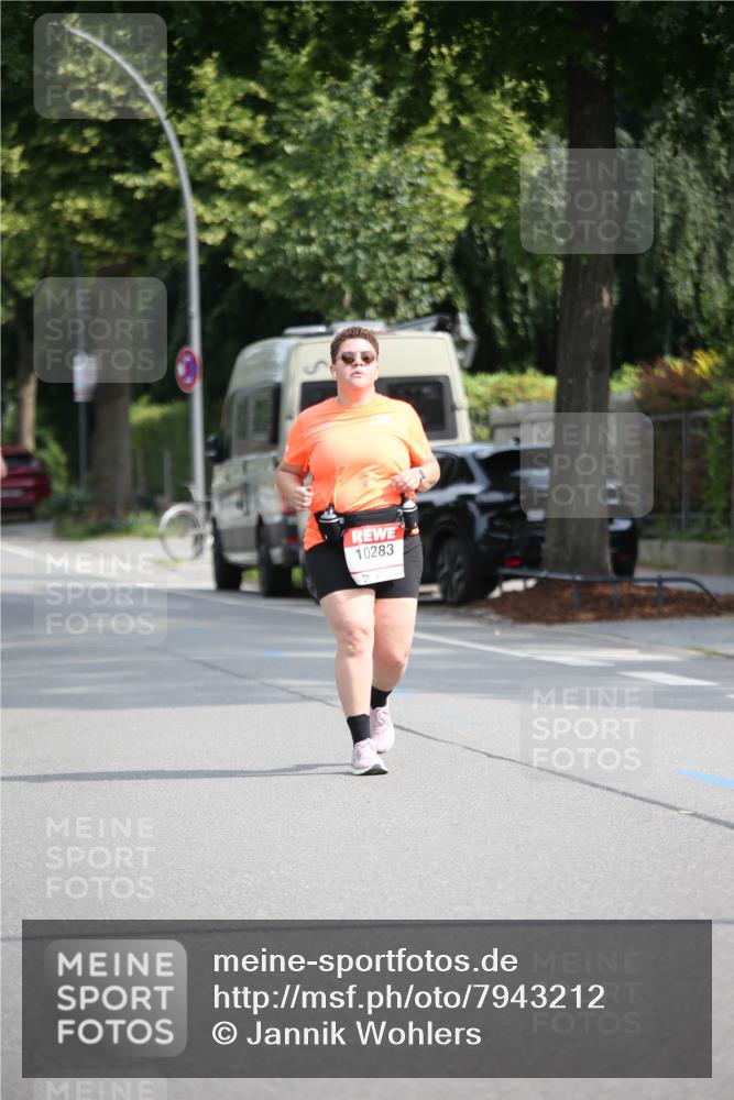 15.06.2025 - REWE Women's Run Jannik Wohlers http://msf.ph/oto/7943212 15.06.2025 10:01:46 Laufen 10283 meine-sportfotos.de