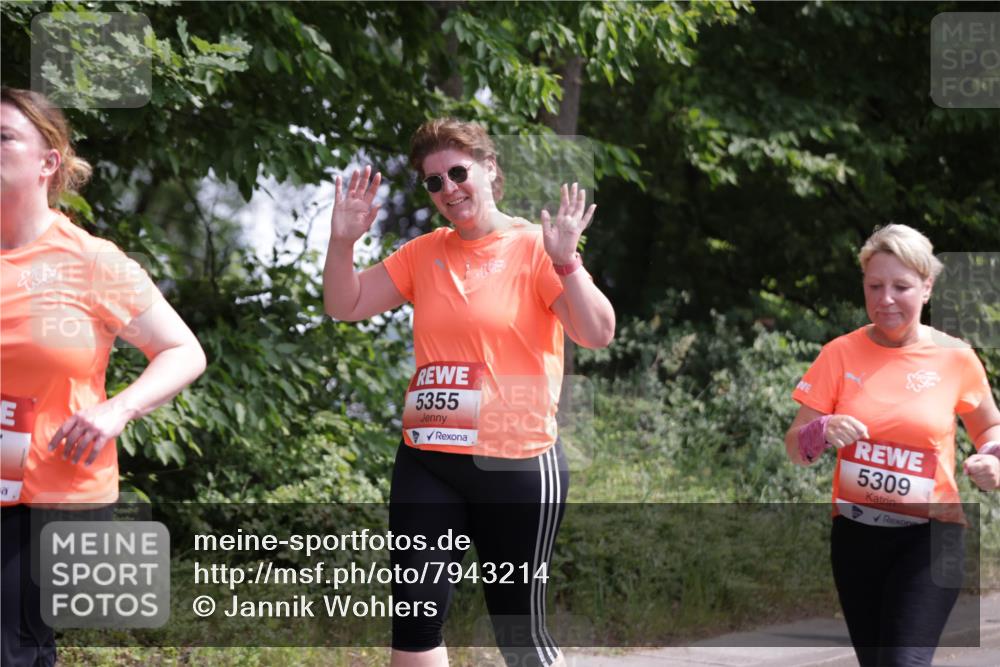 15.06.2025 - REWE Women's Run Jannik Wohlers http://msf.ph/oto/7943214 15.06.2025 10:16:28 Laufen 5355, 5309 meine-sportfotos.de