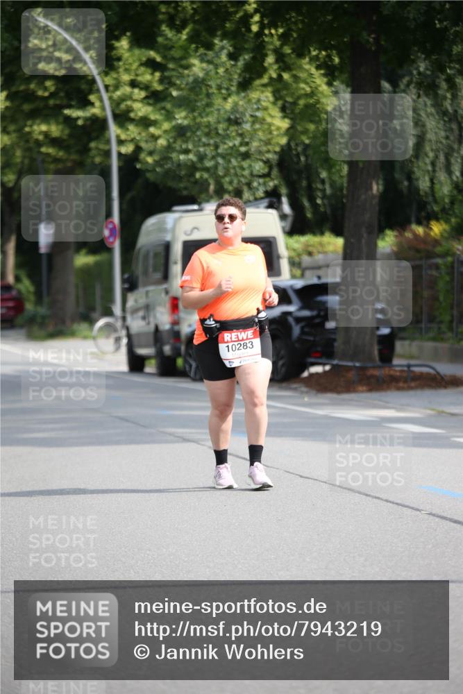 15.06.2025 - REWE Women's Run Jannik Wohlers http://msf.ph/oto/7943219 15.06.2025 10:01:46 Laufen 10283 meine-sportfotos.de