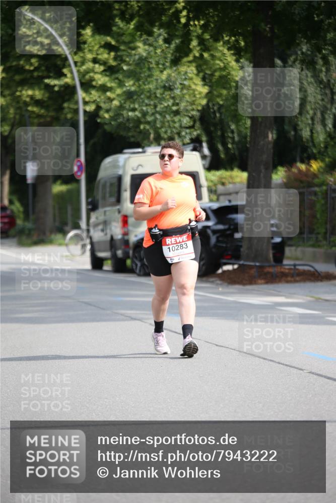 15.06.2025 - REWE Women's Run Jannik Wohlers http://msf.ph/oto/7943222 15.06.2025 10:01:46 Laufen 10283 meine-sportfotos.de