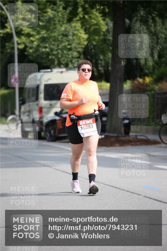 15.06.2025 - REWE Women's Run Jannik Wohlers http://msf.ph/oto/7943231 15.06.2025 10:01:47 Laufen 10283 meine-sportfotos.de