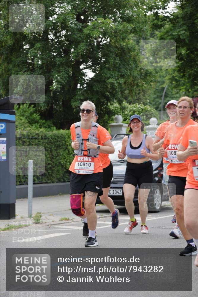 15.06.2025 - REWE Women's Run Jannik Wohlers http://msf.ph/oto/7943282 15.06.2025 08:28:54 Laufen 10810, 1043, 108 meine-sportfotos.de