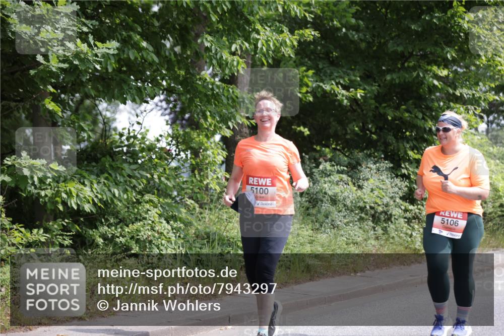 15.06.2025 - REWE Women's Run Jannik Wohlers http://msf.ph/oto/7943297 15.06.2025 10:16:31 Laufen 5100, 5106 meine-sportfotos.de