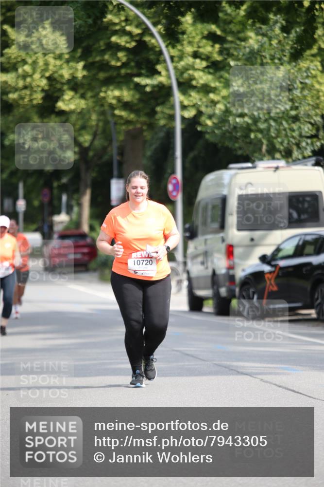 15.06.2025 - REWE Women's Run Jannik Wohlers http://msf.ph/oto/7943305 15.06.2025 10:01:50 Laufen 10720 meine-sportfotos.de