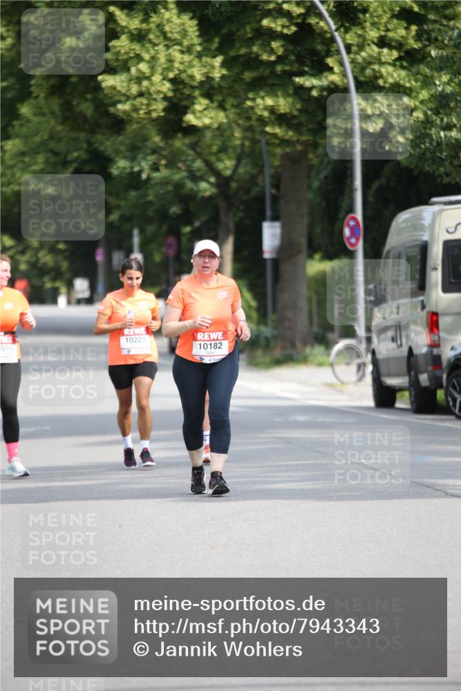 15.06.2025 - REWE Women's Run Jannik Wohlers http://msf.ph/oto/7943343 15.06.2025 10:01:55 Laufen 10223, 10182 meine-sportfotos.de