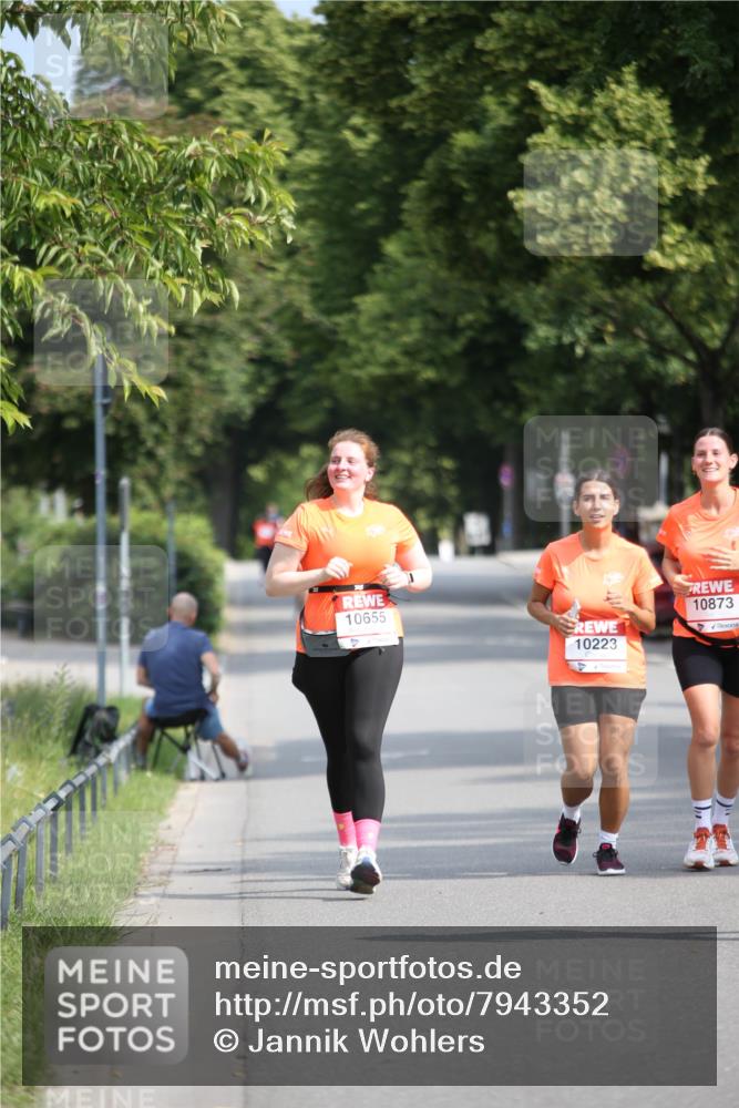 15.06.2025 - REWE Women's Run Jannik Wohlers http://msf.ph/oto/7943352 15.06.2025 10:01:57 Laufen 10655, 10223, 10873 meine-sportfotos.de